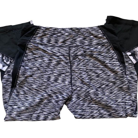 BUNDLE of (3) Womens Leggings - Picture 4 of 14